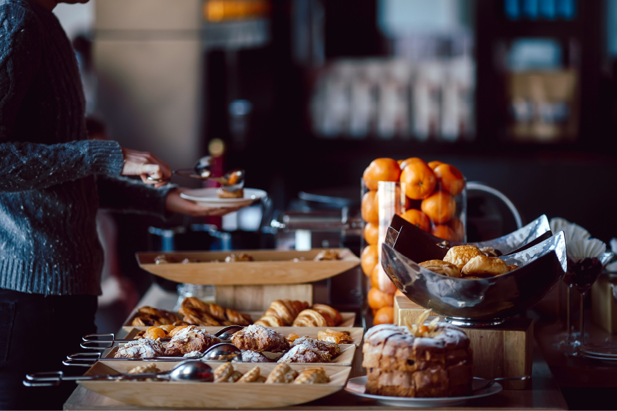 colazione in hotel buffet dolci