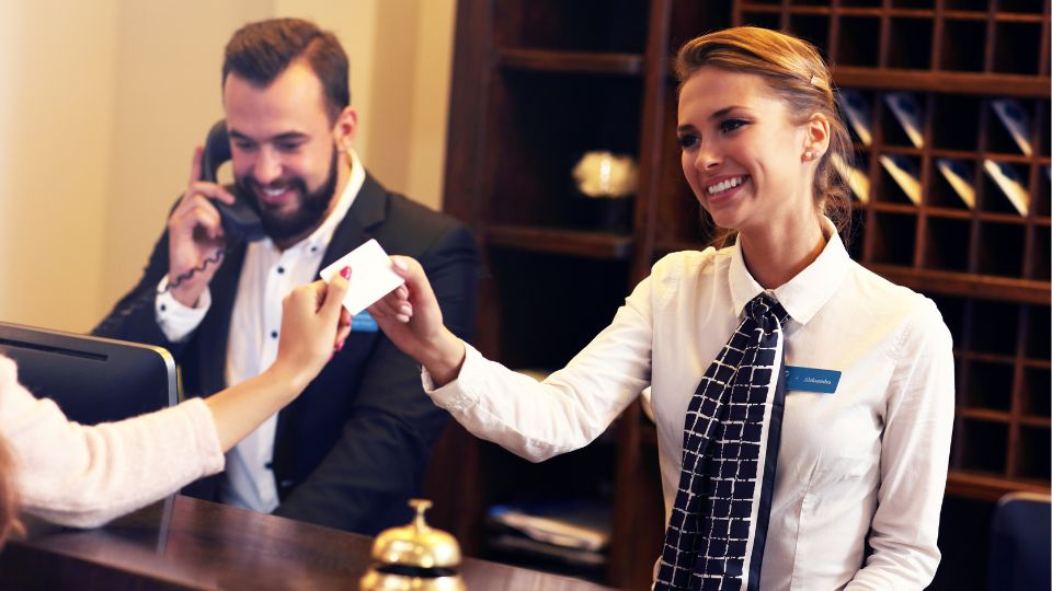 turismo all inclusive receptionist in hotel